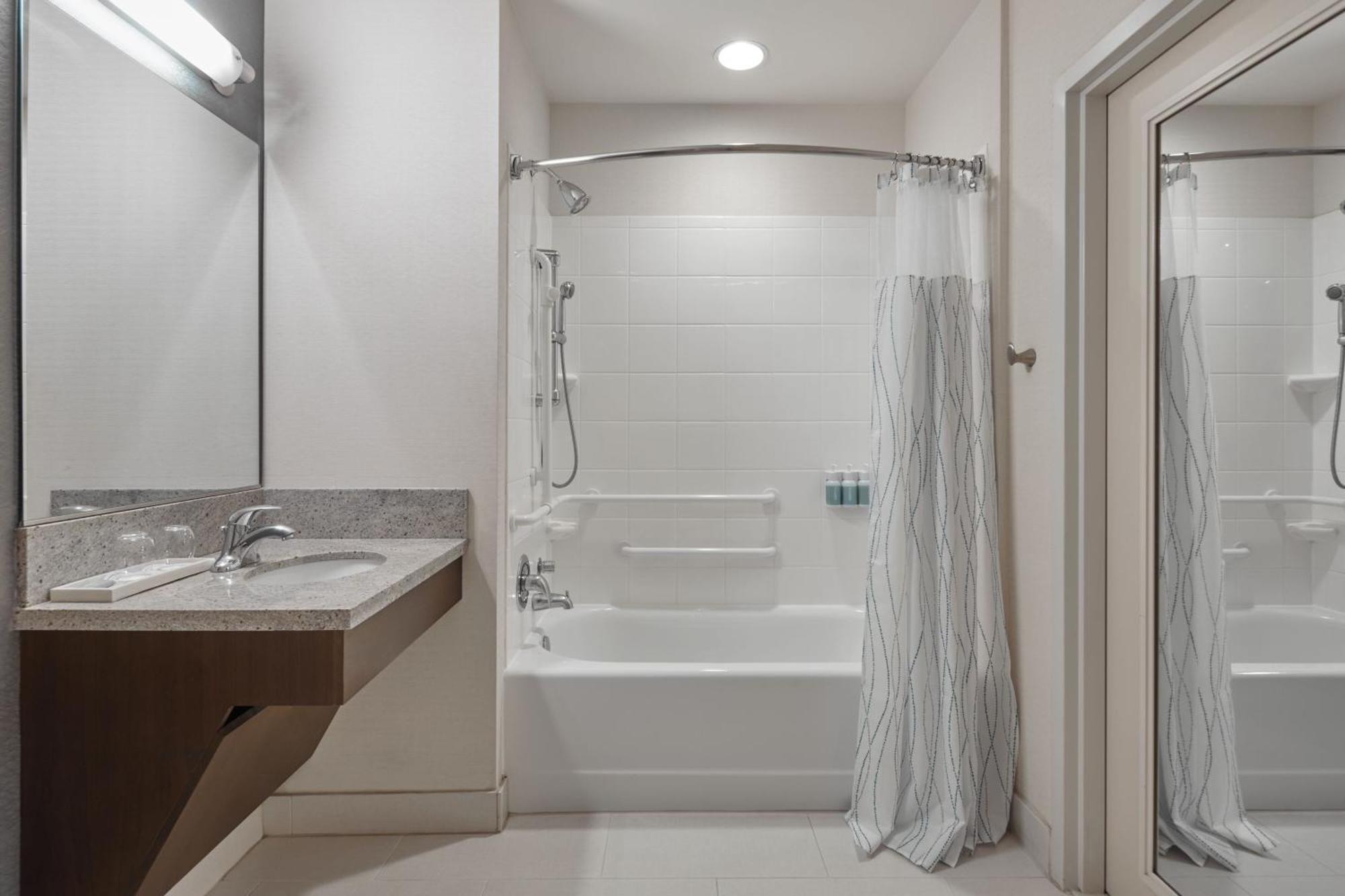 Courtyard By Marriott Portland City Center Bagian luar foto