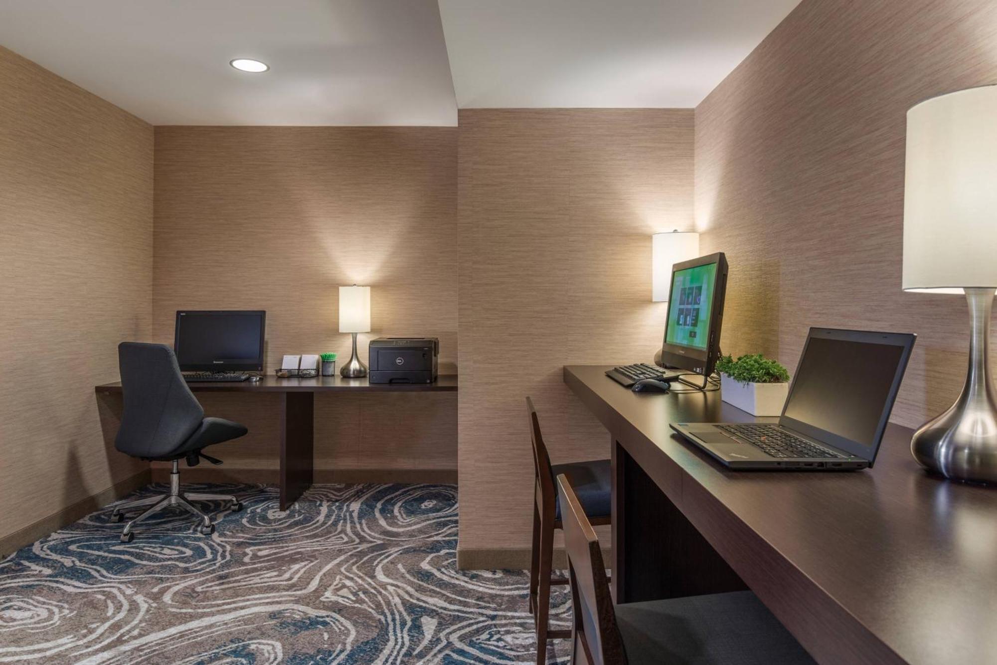Courtyard By Marriott Portland City Center Bagian luar foto